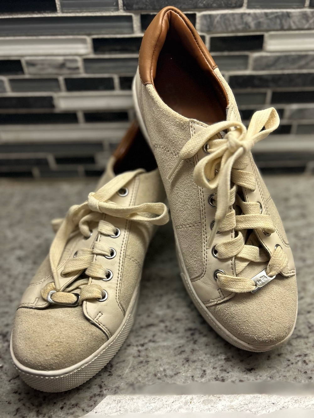 Coach womens  Cream/tan leather Suede Low-Top Sneakers size 7.5